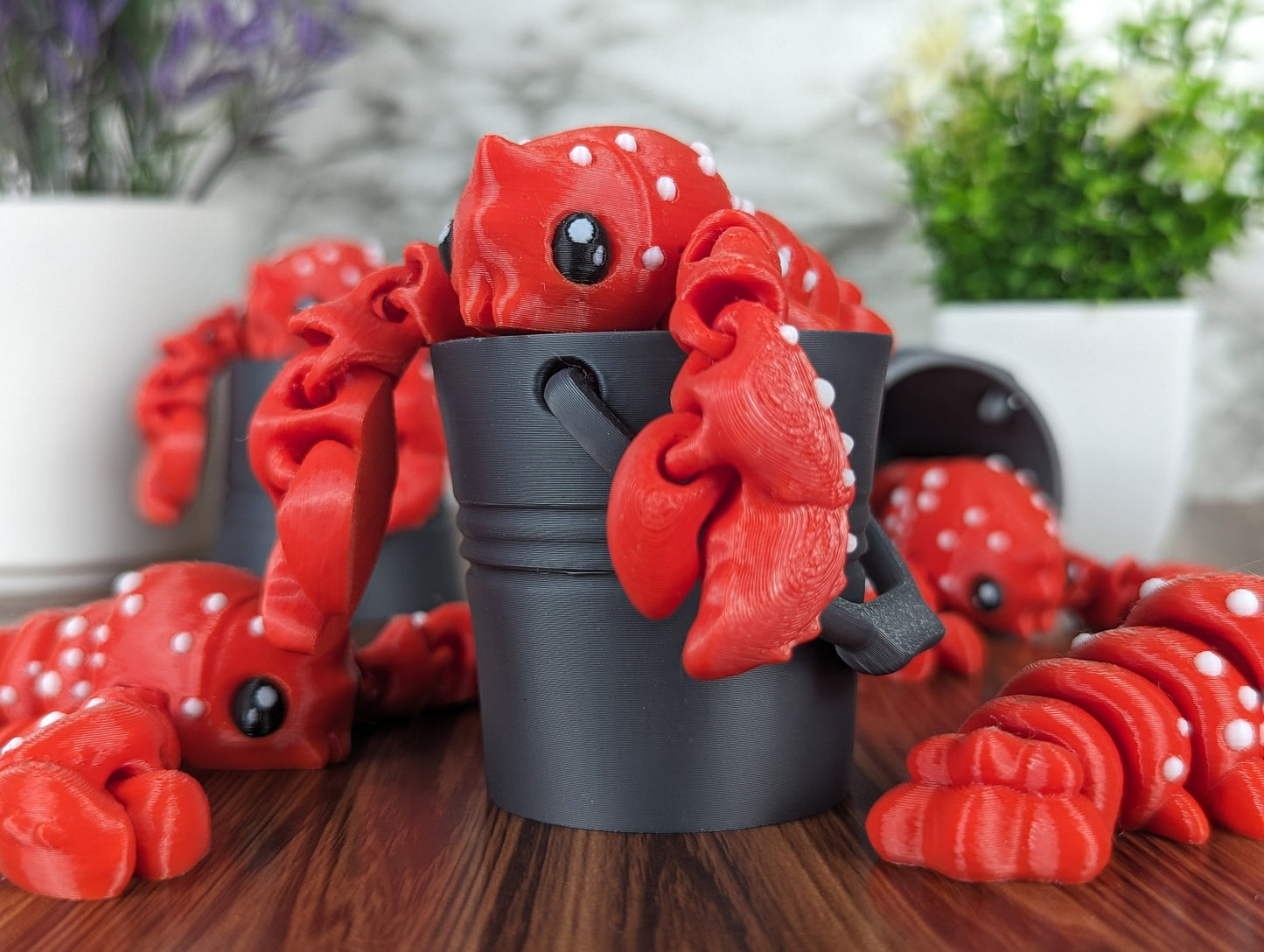 Lobster Fidget Toy with Bucket - Articulated 3D Print - Stress Relief for Adults and Kids - Unique Desk Toy - Flexible Sensory Animal