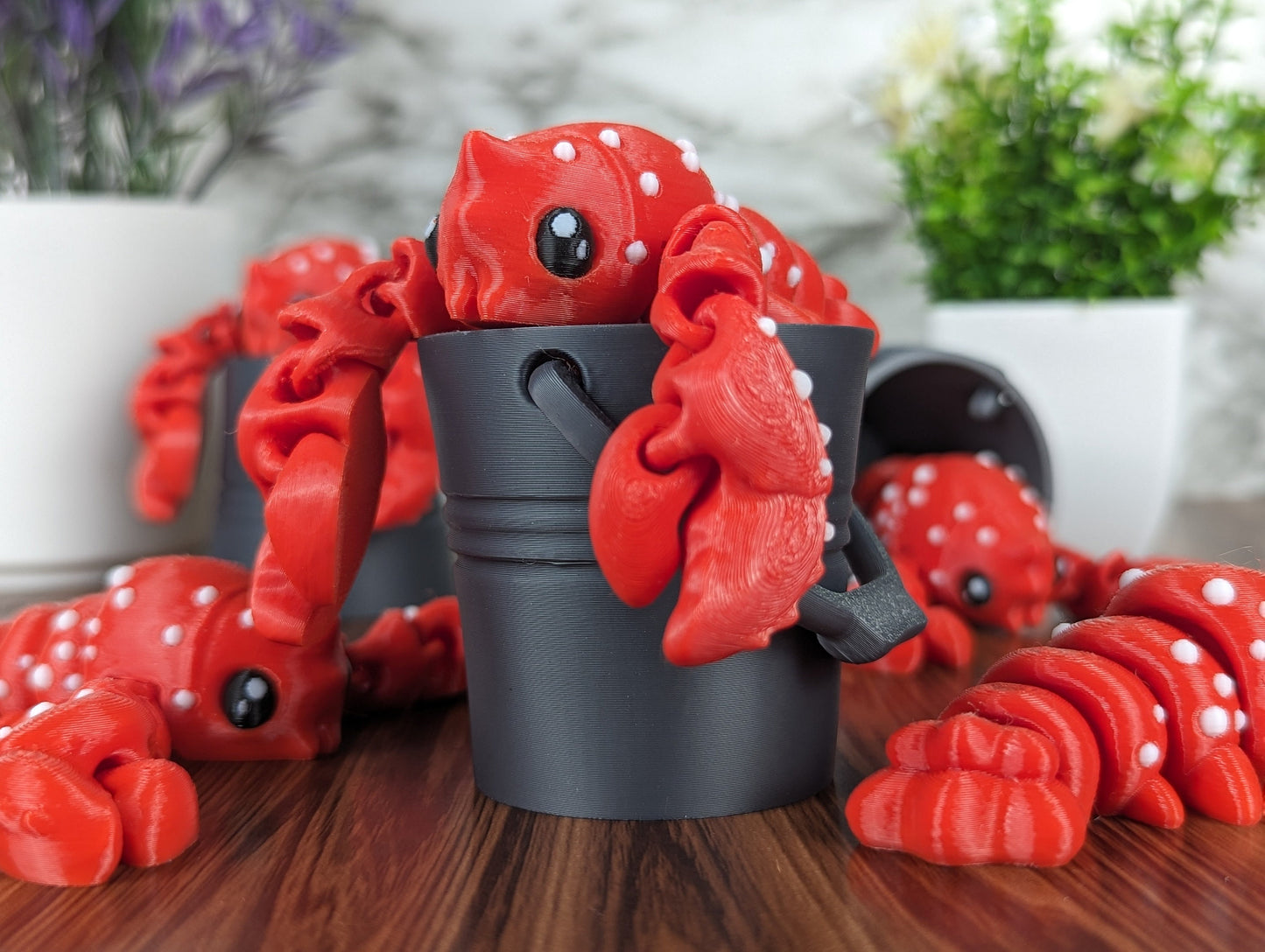 Lobster Fidget Toy with Bucket - Articulated 3D Print - Stress Relief for Adults and Kids - Unique Desk Toy - Flexible Sensory Animal