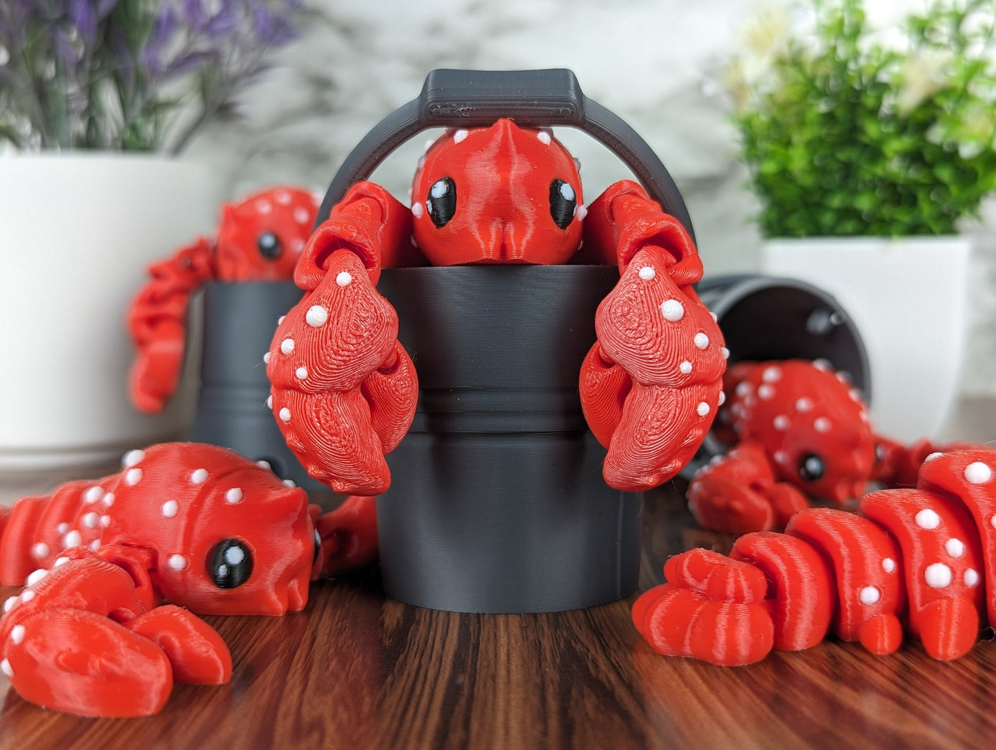 Lobster Fidget Toy with Bucket - Articulated 3D Print - Stress Relief for Adults and Kids - Unique Desk Toy - Flexible Sensory Animal